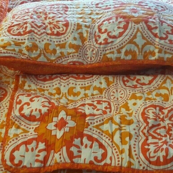 RT DESIGNER'S COLLECTION Other - Rt DESIGNER'S COLLECTION reversible ORANGE BLOSSOM QUEEN quilted bedspread 3PCE